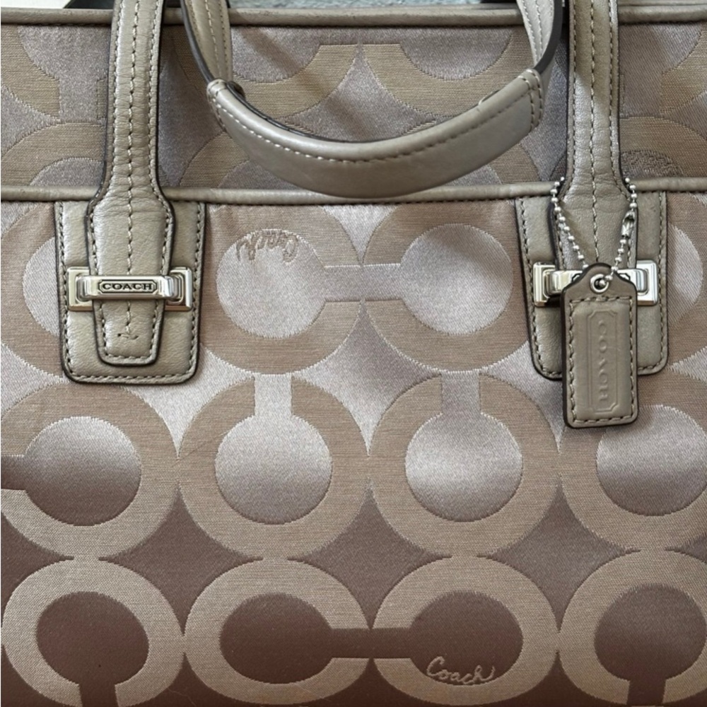COACH Taylor Op Art SignatureTote in Taupe
